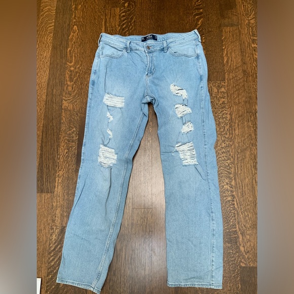 HOLLISTER Low-Rise Boyfriend Light Wash Distressed Stretch Jeans Women’s Size 32 - Picture 3 of 8